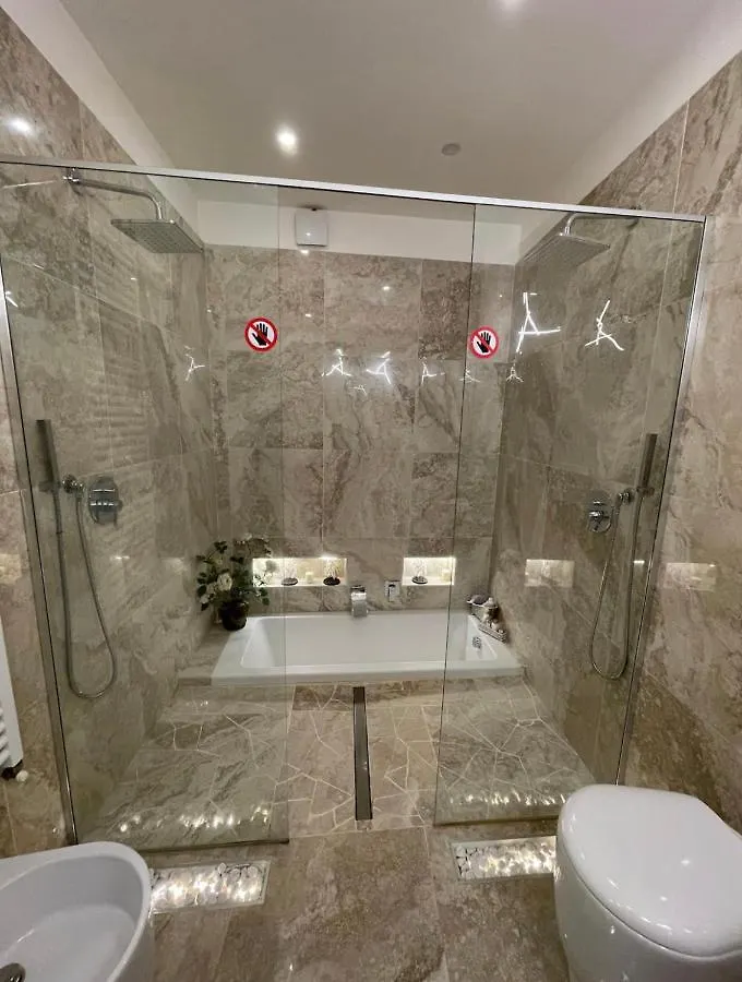 Luxury 2 Al Duomo Di Parma Apartment