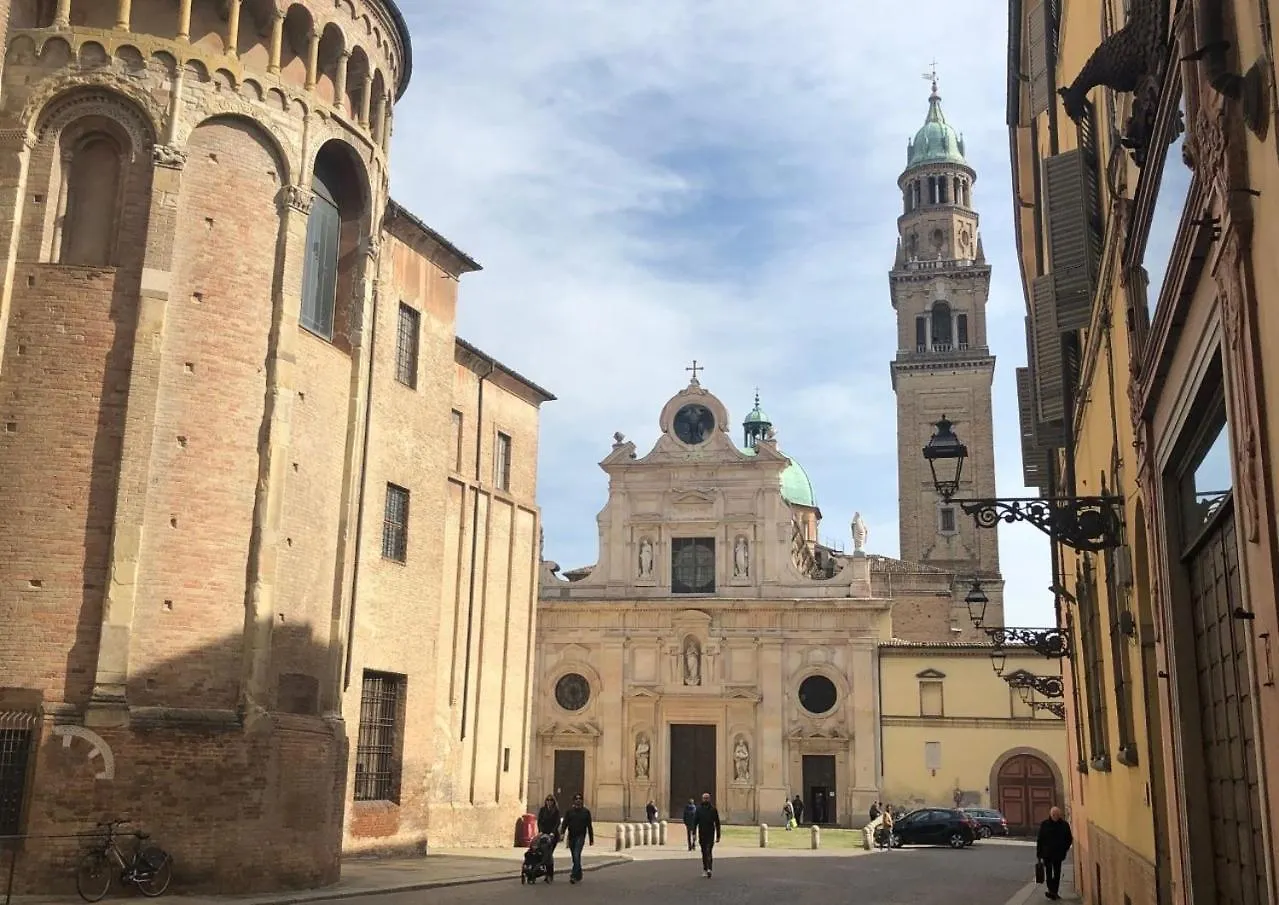 Luxury 2 Al Duomo Di Parma Apartment Italy
